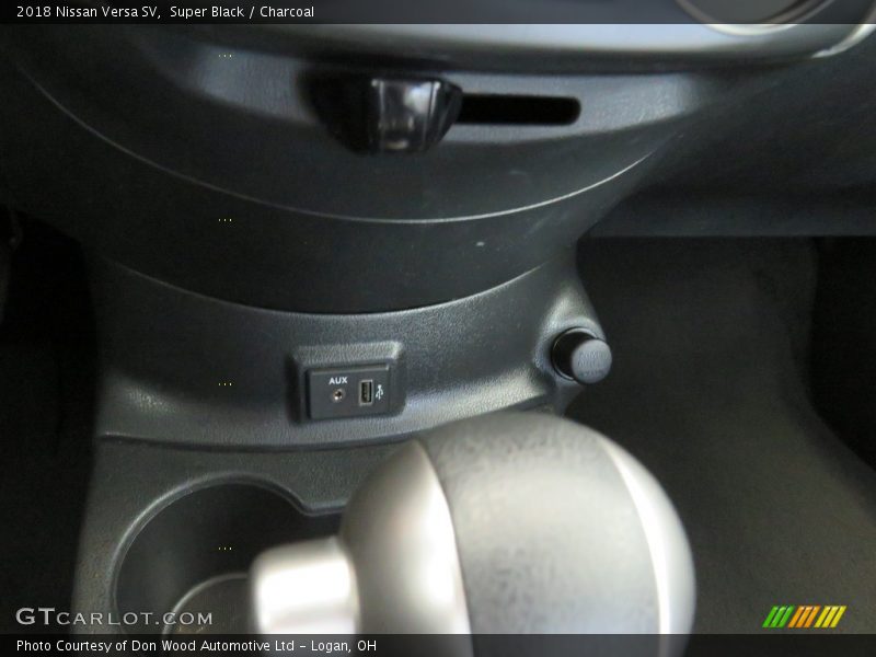 Super Black / Charcoal 2018 Nissan Versa SV