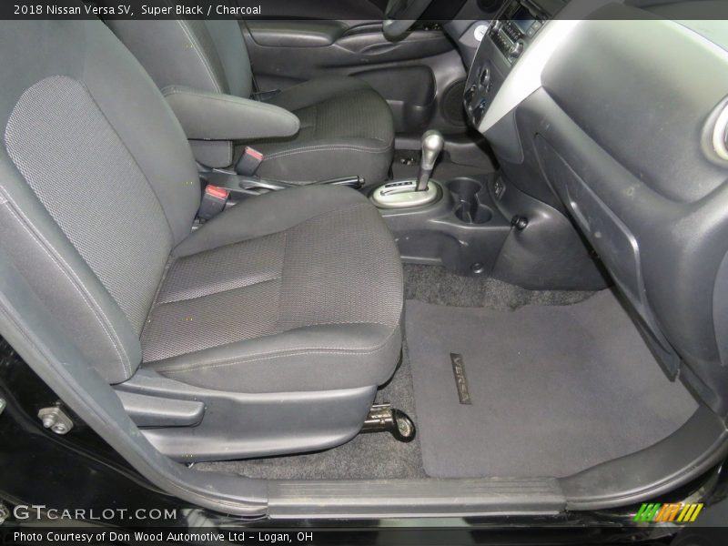 Super Black / Charcoal 2018 Nissan Versa SV