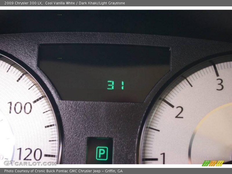 Cool Vanilla White / Dark Khaki/Light Graystone 2009 Chrysler 300 LX