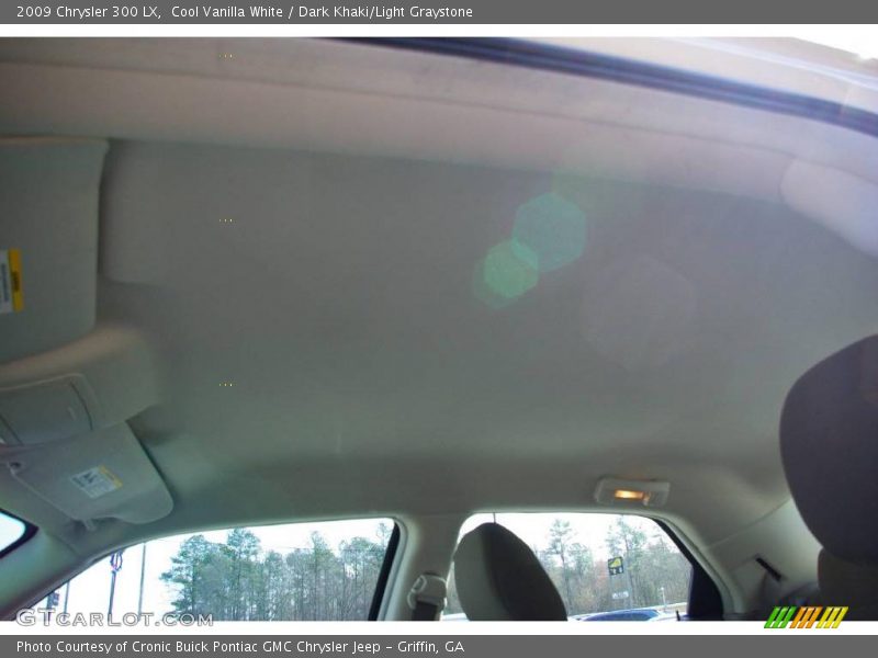 Cool Vanilla White / Dark Khaki/Light Graystone 2009 Chrysler 300 LX