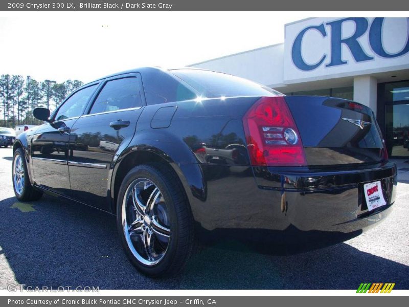 Brilliant Black / Dark Slate Gray 2009 Chrysler 300 LX