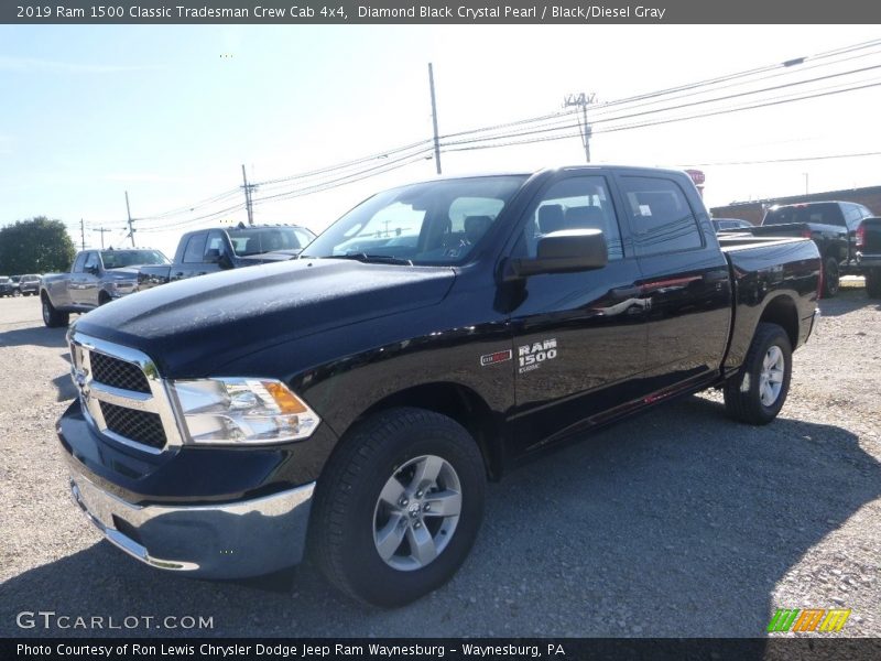 Diamond Black Crystal Pearl / Black/Diesel Gray 2019 Ram 1500 Classic Tradesman Crew Cab 4x4
