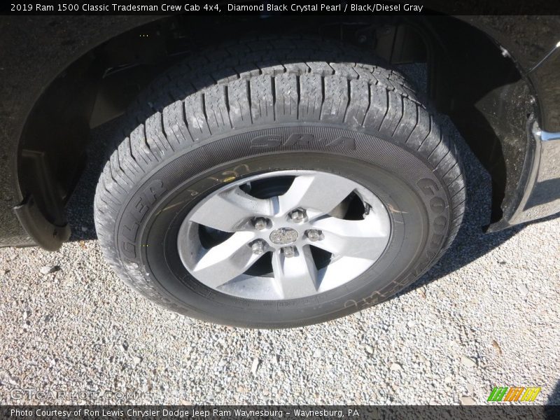 Diamond Black Crystal Pearl / Black/Diesel Gray 2019 Ram 1500 Classic Tradesman Crew Cab 4x4