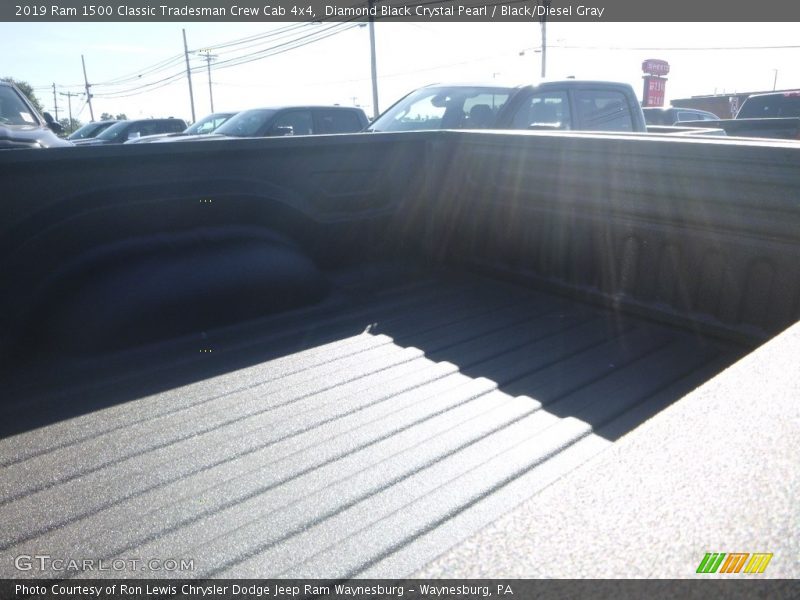Diamond Black Crystal Pearl / Black/Diesel Gray 2019 Ram 1500 Classic Tradesman Crew Cab 4x4