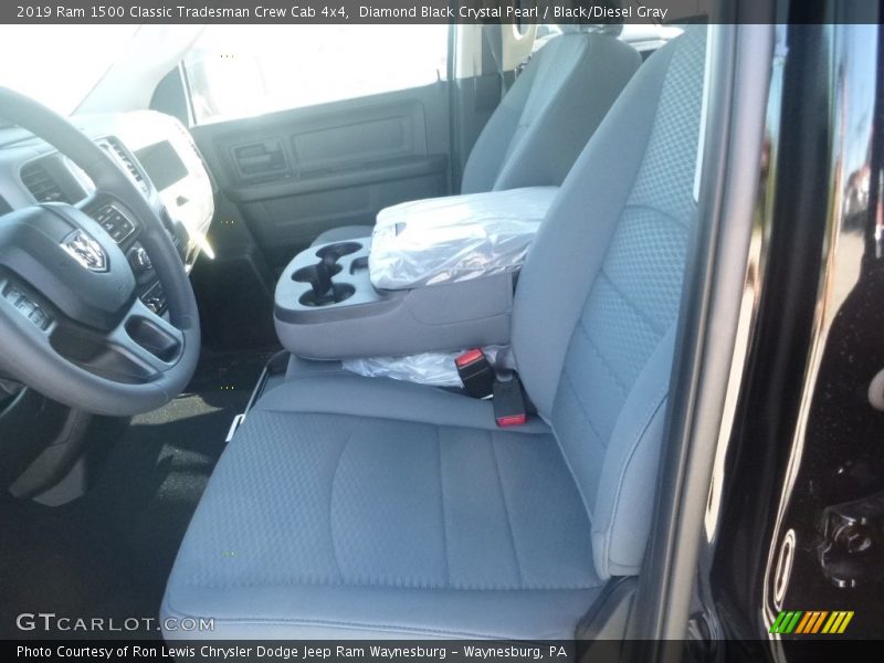 Diamond Black Crystal Pearl / Black/Diesel Gray 2019 Ram 1500 Classic Tradesman Crew Cab 4x4