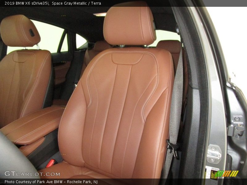 Space Gray Metallic / Terra 2019 BMW X6 sDrive35i