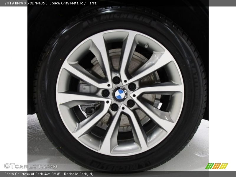 Space Gray Metallic / Terra 2019 BMW X6 sDrive35i