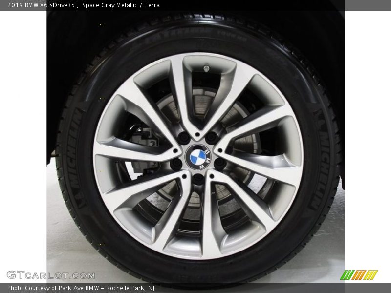 Space Gray Metallic / Terra 2019 BMW X6 sDrive35i