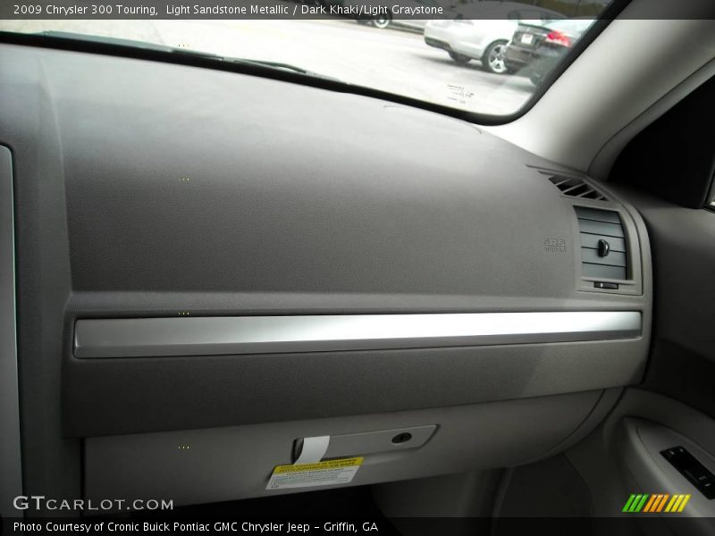 Light Sandstone Metallic / Dark Khaki/Light Graystone 2009 Chrysler 300 Touring