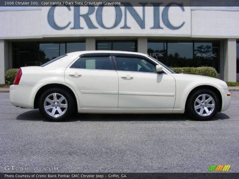 Cool Vanilla / Dark Slate Gray/Light Graystone 2006 Chrysler 300