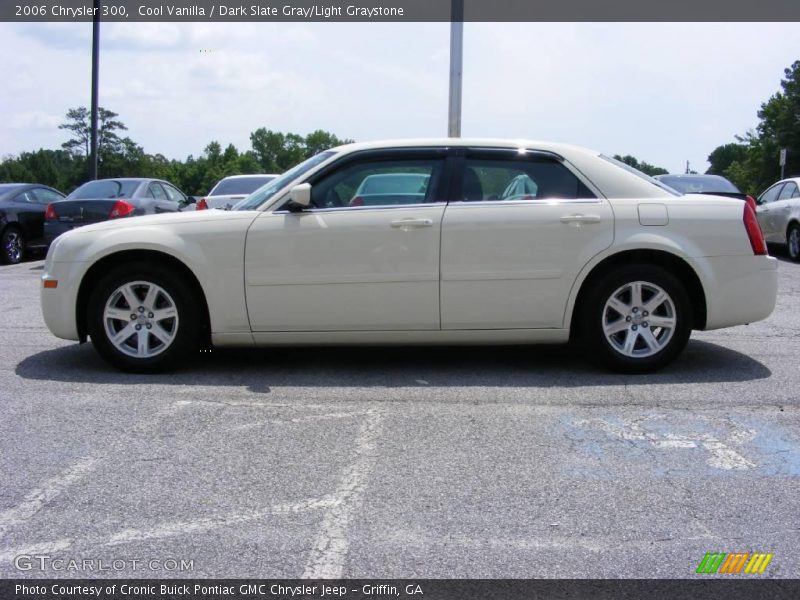 Cool Vanilla / Dark Slate Gray/Light Graystone 2006 Chrysler 300
