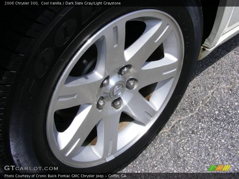 Cool Vanilla / Dark Slate Gray/Light Graystone 2006 Chrysler 300
