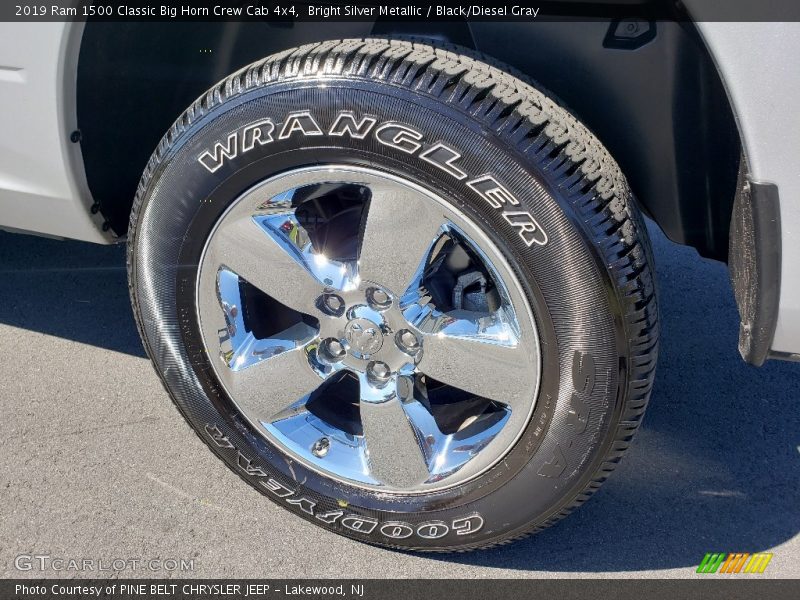 Bright Silver Metallic / Black/Diesel Gray 2019 Ram 1500 Classic Big Horn Crew Cab 4x4