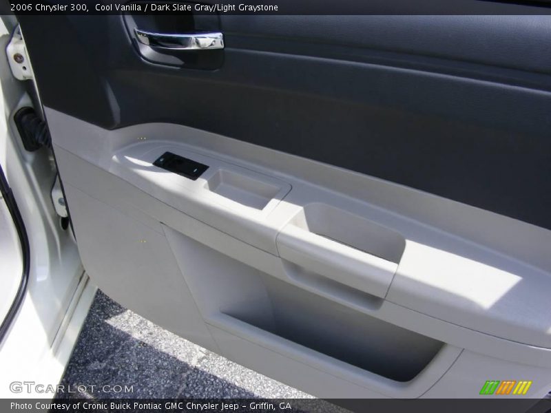 Cool Vanilla / Dark Slate Gray/Light Graystone 2006 Chrysler 300