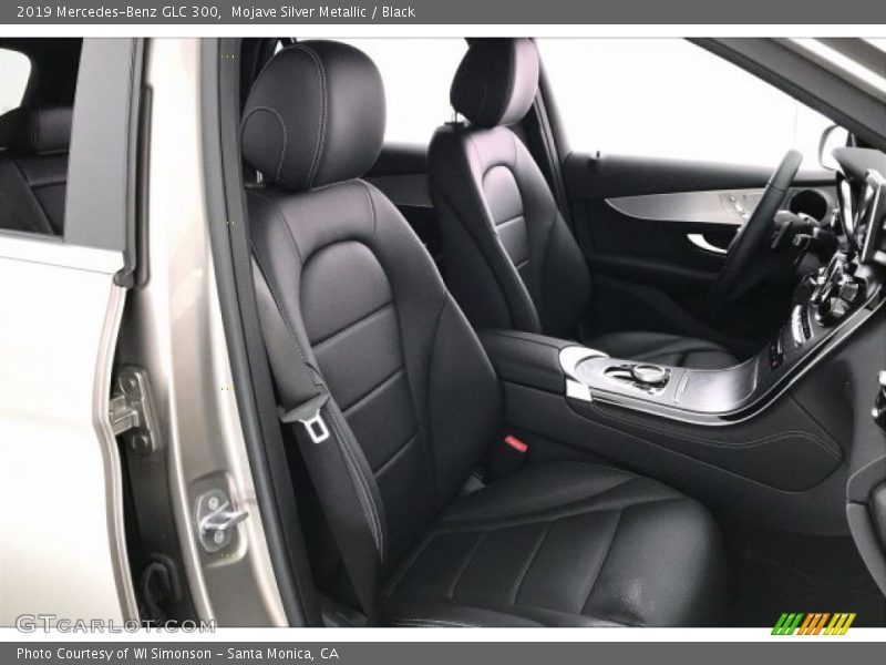 Mojave Silver Metallic / Black 2019 Mercedes-Benz GLC 300
