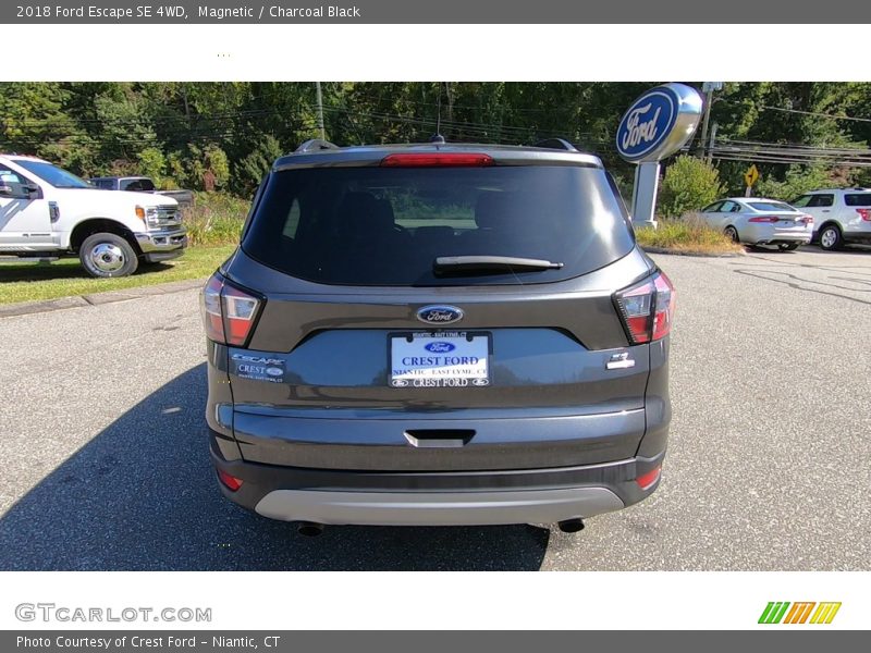 Magnetic / Charcoal Black 2018 Ford Escape SE 4WD