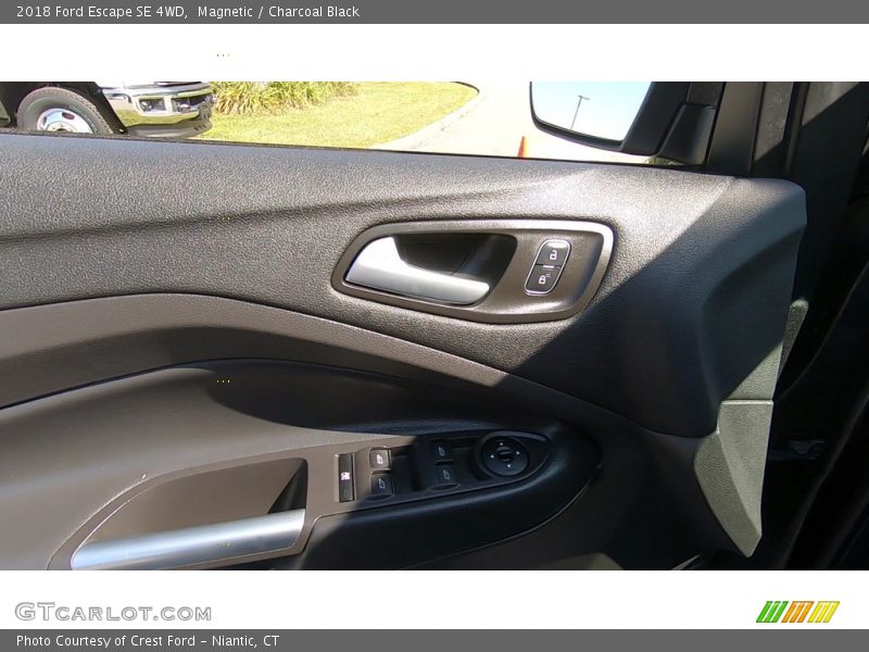 Magnetic / Charcoal Black 2018 Ford Escape SE 4WD