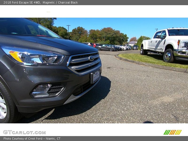 Magnetic / Charcoal Black 2018 Ford Escape SE 4WD