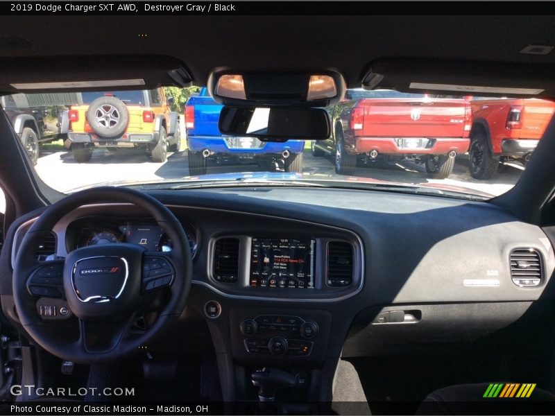 Destroyer Gray / Black 2019 Dodge Charger SXT AWD