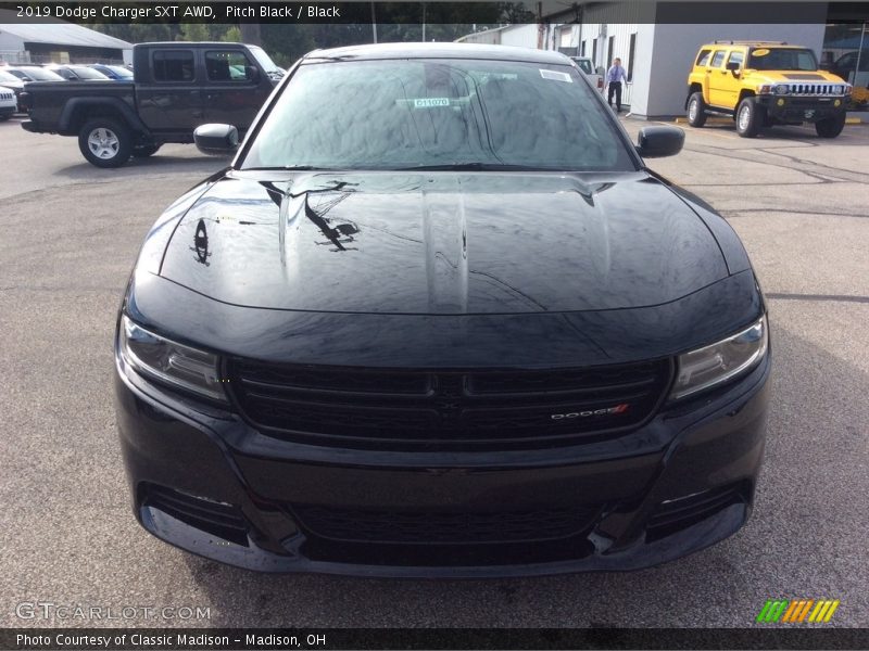 Pitch Black / Black 2019 Dodge Charger SXT AWD