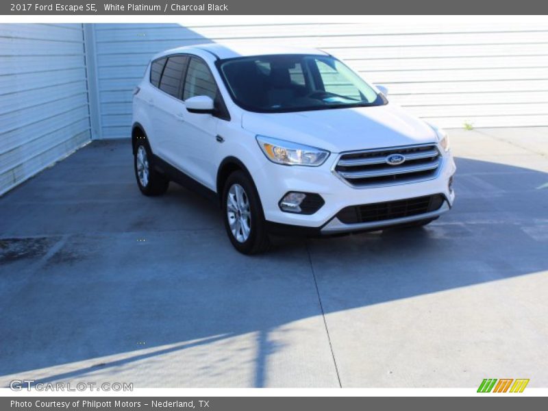 White Platinum / Charcoal Black 2017 Ford Escape SE