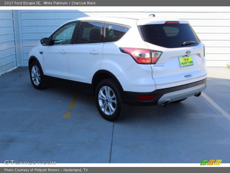 White Platinum / Charcoal Black 2017 Ford Escape SE