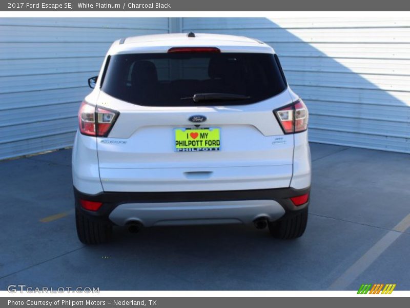 White Platinum / Charcoal Black 2017 Ford Escape SE