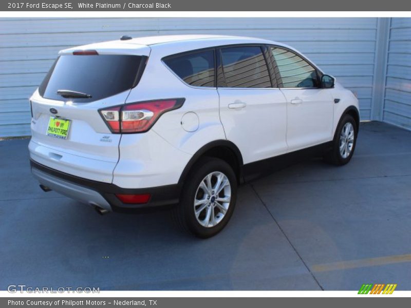 White Platinum / Charcoal Black 2017 Ford Escape SE