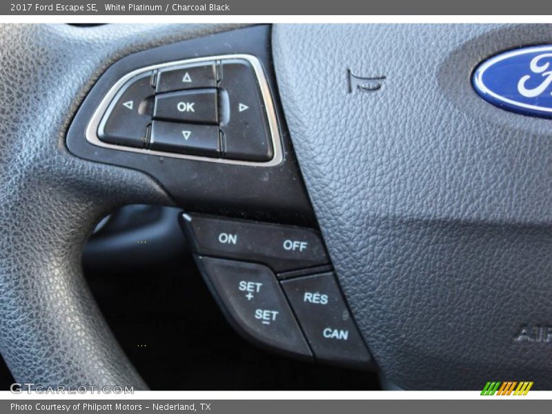 White Platinum / Charcoal Black 2017 Ford Escape SE