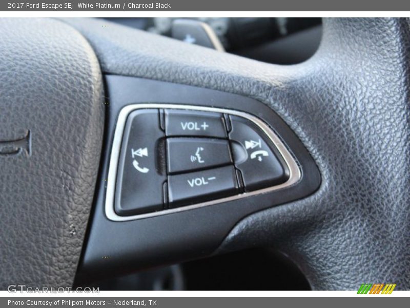 White Platinum / Charcoal Black 2017 Ford Escape SE