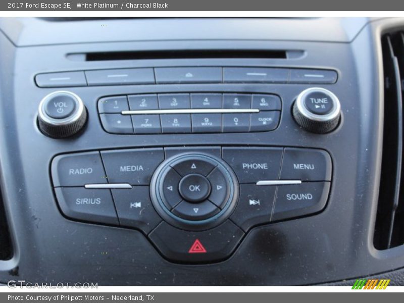 White Platinum / Charcoal Black 2017 Ford Escape SE