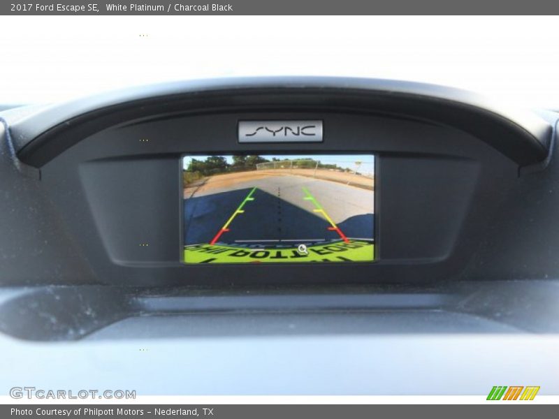 White Platinum / Charcoal Black 2017 Ford Escape SE