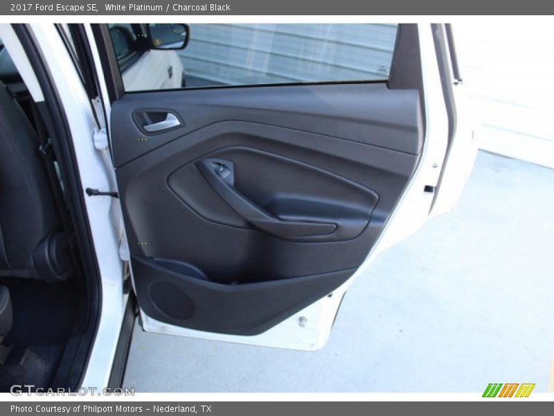 White Platinum / Charcoal Black 2017 Ford Escape SE