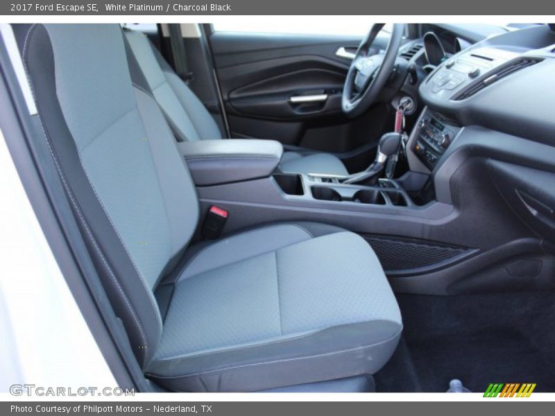 White Platinum / Charcoal Black 2017 Ford Escape SE