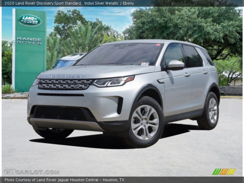 Front 3/4 View of 2020 Discovery Sport Standard