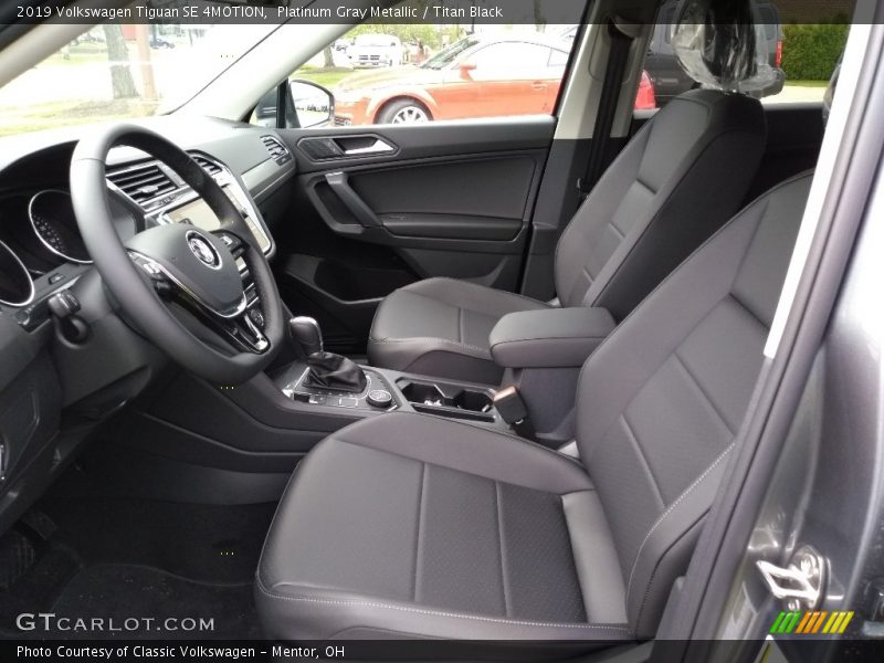 Platinum Gray Metallic / Titan Black 2019 Volkswagen Tiguan SE 4MOTION