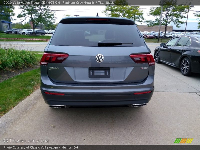 Platinum Gray Metallic / Titan Black 2019 Volkswagen Tiguan SE 4MOTION