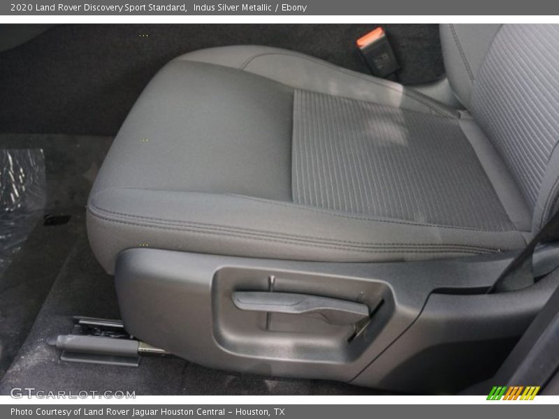 Indus Silver Metallic / Ebony 2020 Land Rover Discovery Sport Standard