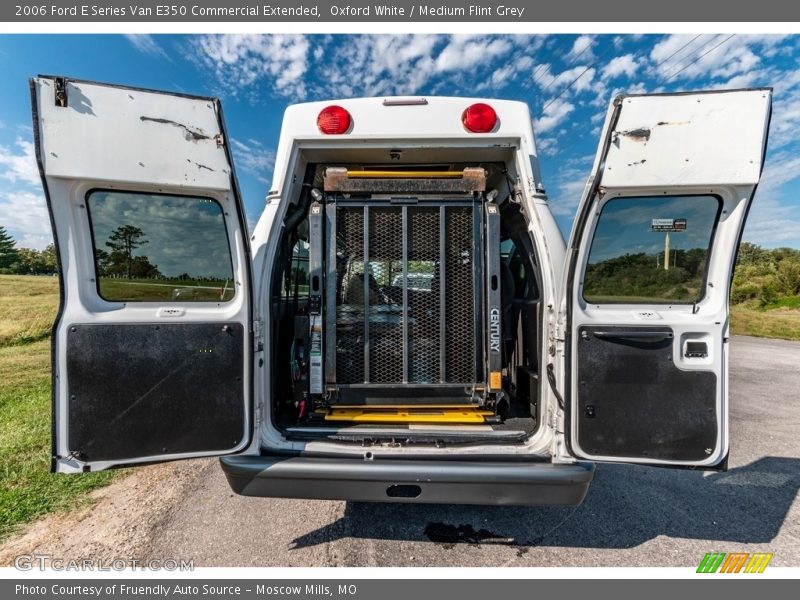Oxford White / Medium Flint Grey 2006 Ford E Series Van E350 Commercial Extended
