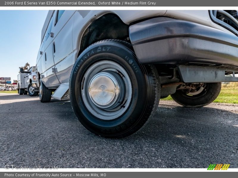Oxford White / Medium Flint Grey 2006 Ford E Series Van E350 Commercial Extended