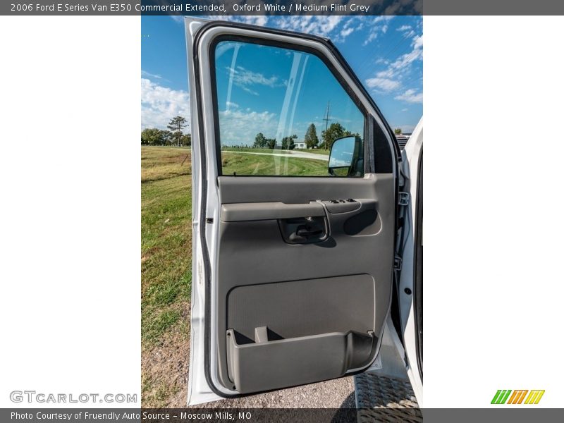 Oxford White / Medium Flint Grey 2006 Ford E Series Van E350 Commercial Extended
