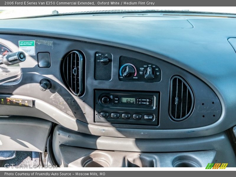 Oxford White / Medium Flint Grey 2006 Ford E Series Van E350 Commercial Extended