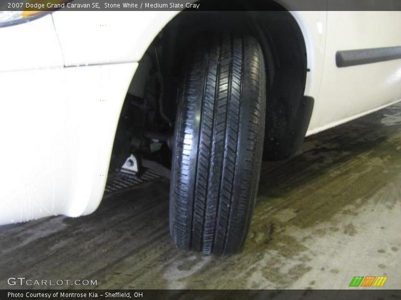 Stone White / Medium Slate Gray 2007 Dodge Grand Caravan SE