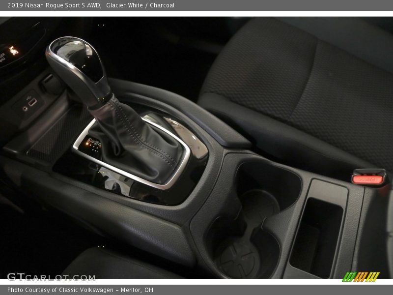 Glacier White / Charcoal 2019 Nissan Rogue Sport S AWD