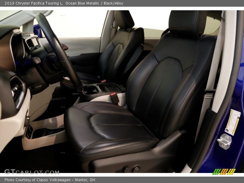 Ocean Blue Metallic / Black/Alloy 2019 Chrysler Pacifica Touring L