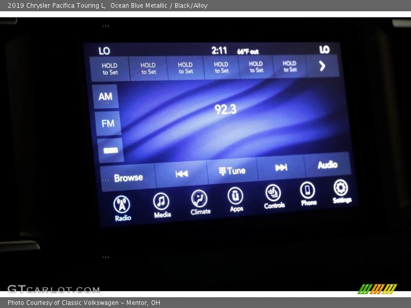 Ocean Blue Metallic / Black/Alloy 2019 Chrysler Pacifica Touring L