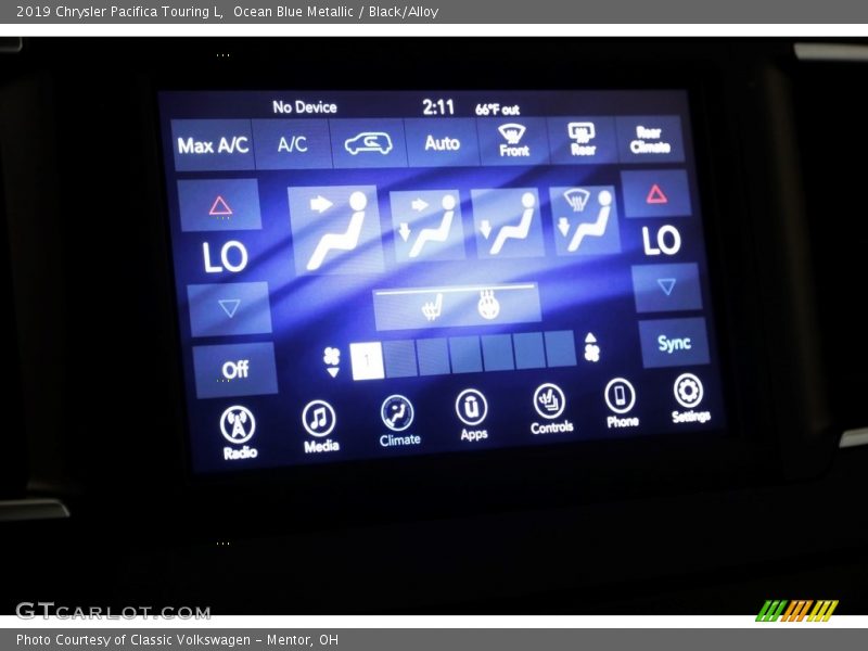 Ocean Blue Metallic / Black/Alloy 2019 Chrysler Pacifica Touring L