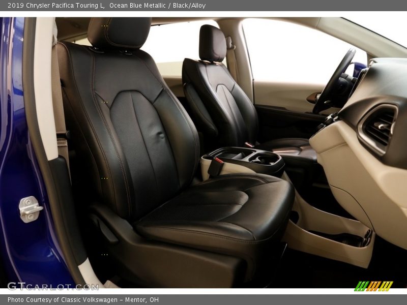 Ocean Blue Metallic / Black/Alloy 2019 Chrysler Pacifica Touring L