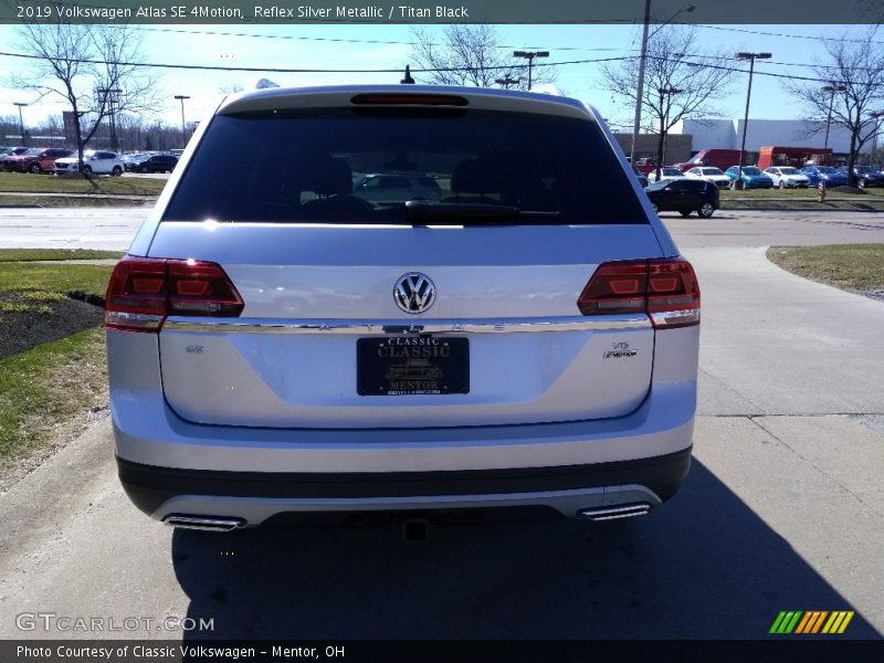 Reflex Silver Metallic / Titan Black 2019 Volkswagen Atlas SE 4Motion