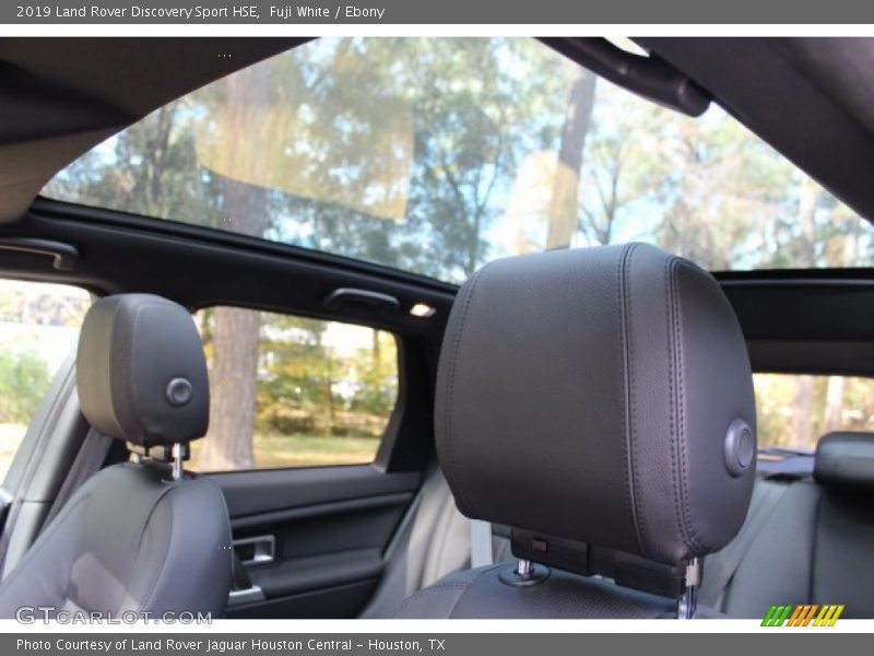 Fuji White / Ebony 2019 Land Rover Discovery Sport HSE